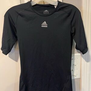 Adidas tech fit clima lite base layer half sleeve medium football